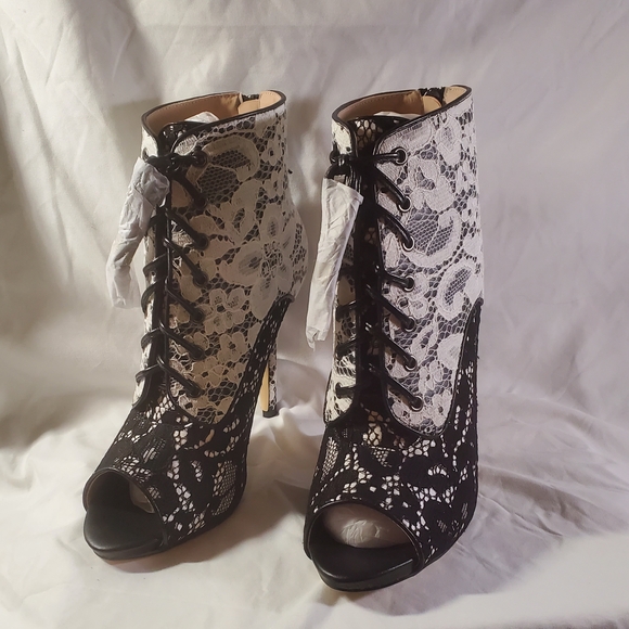 JustFab Black and White Lace Heels - Picture 2 of 7
